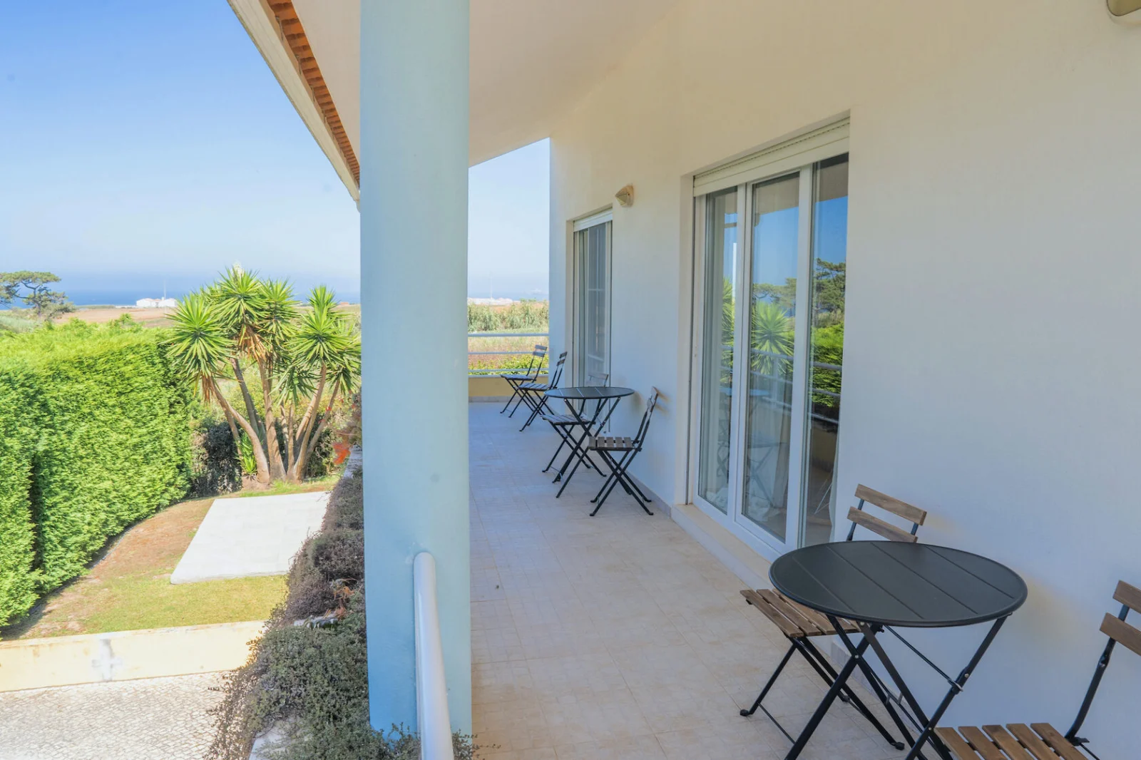 Приватный балкон с видом на сад